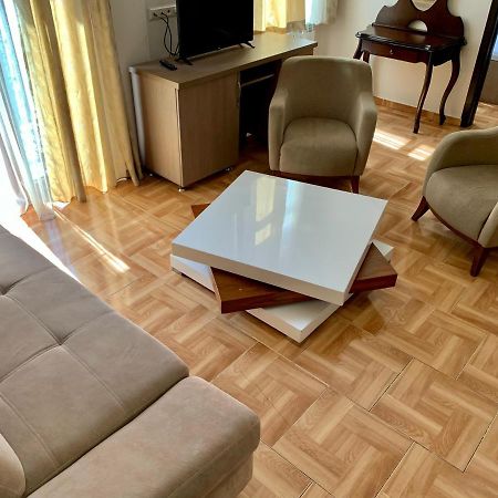 Hotel Port Altus Batumi Kültér fotó